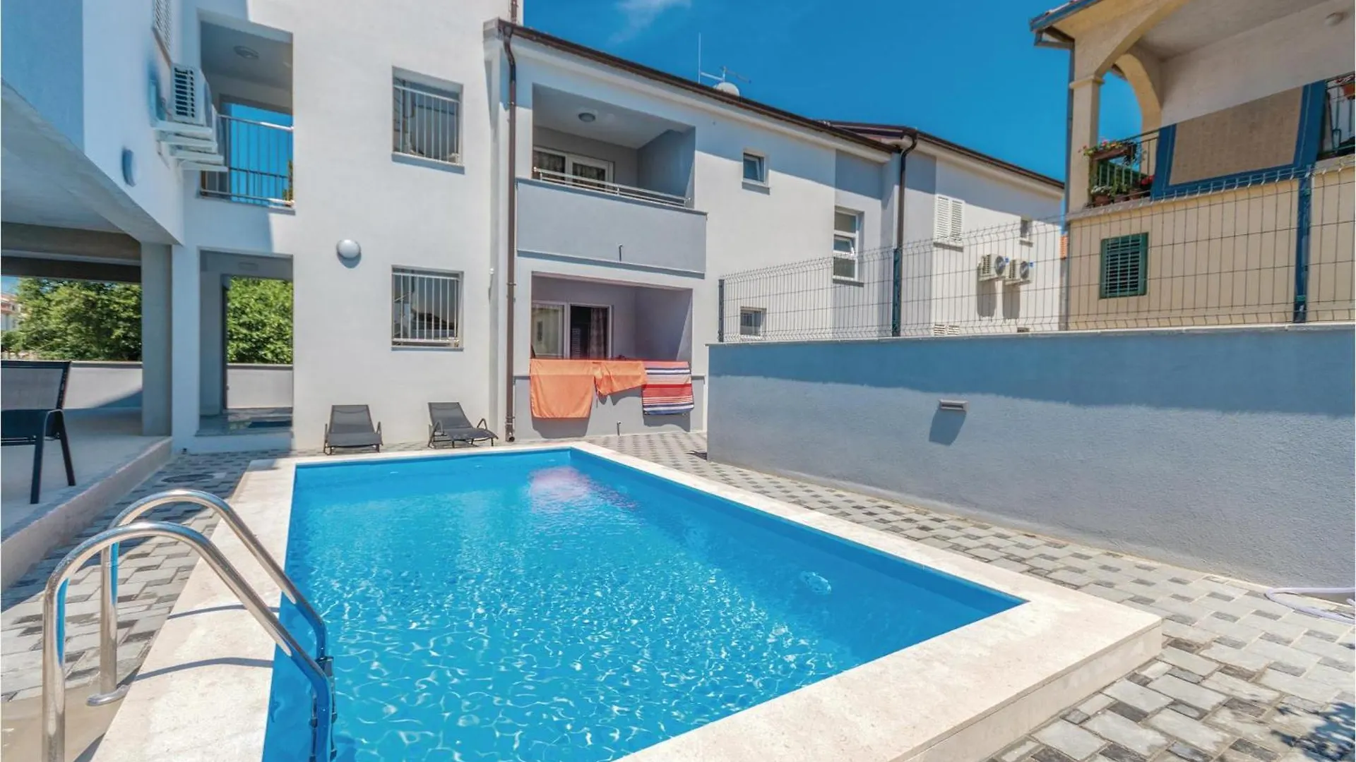 Lovely Apartment In Biograd Na Moru With Kitchen